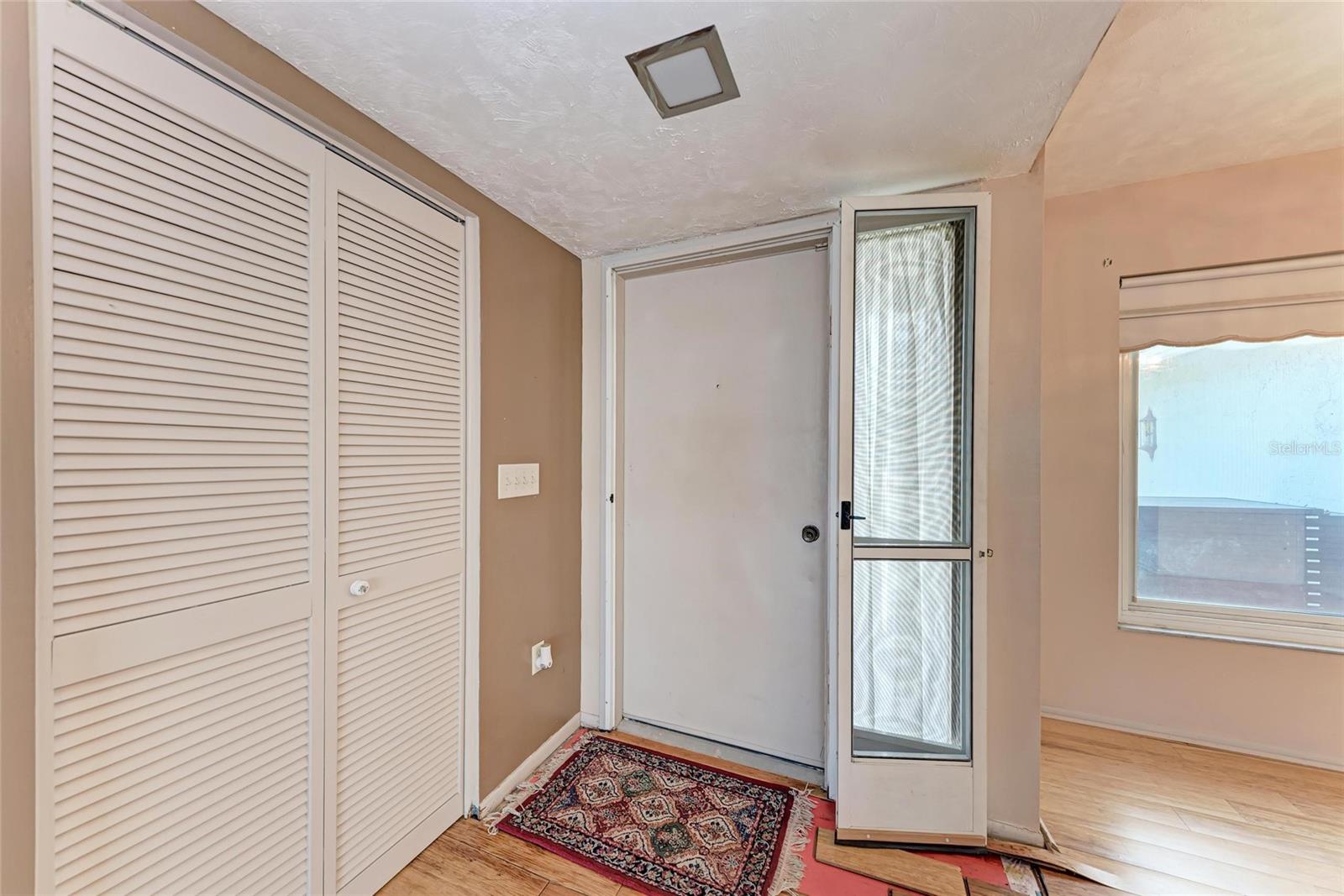 Image 8 of 34 For 7407 14th Avenue W