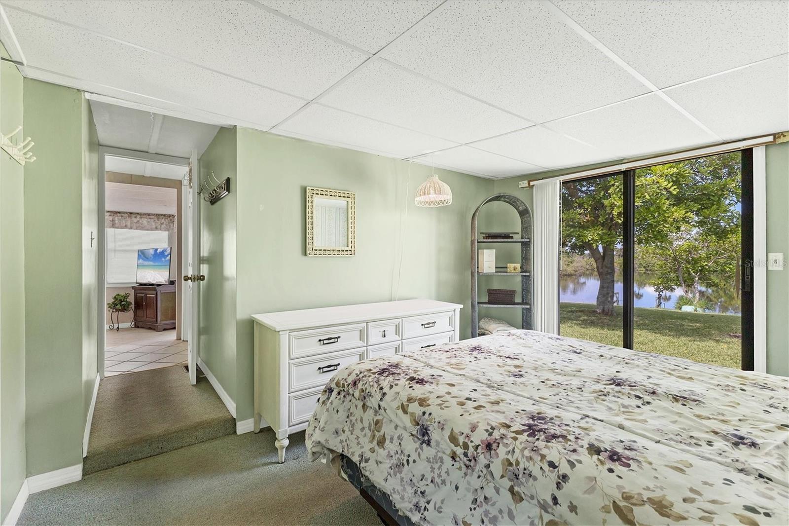 Image 16 of 47 For 1413 41st Avenue E