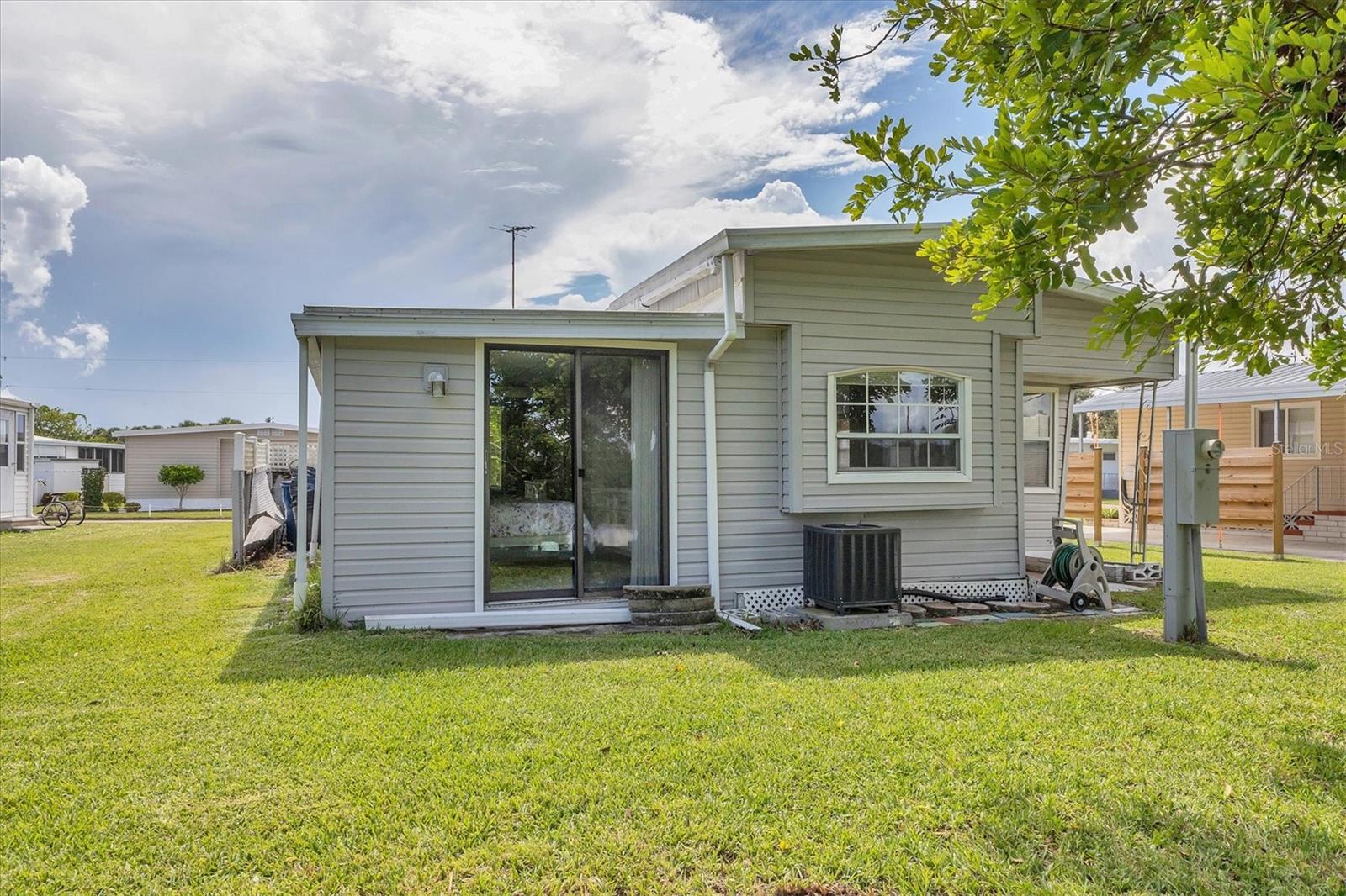 Image 22 of 47 For 1413 41st Avenue E
