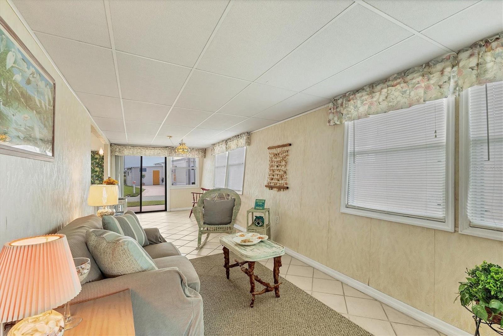 Image 7 of 47 For 1413 41st Avenue E