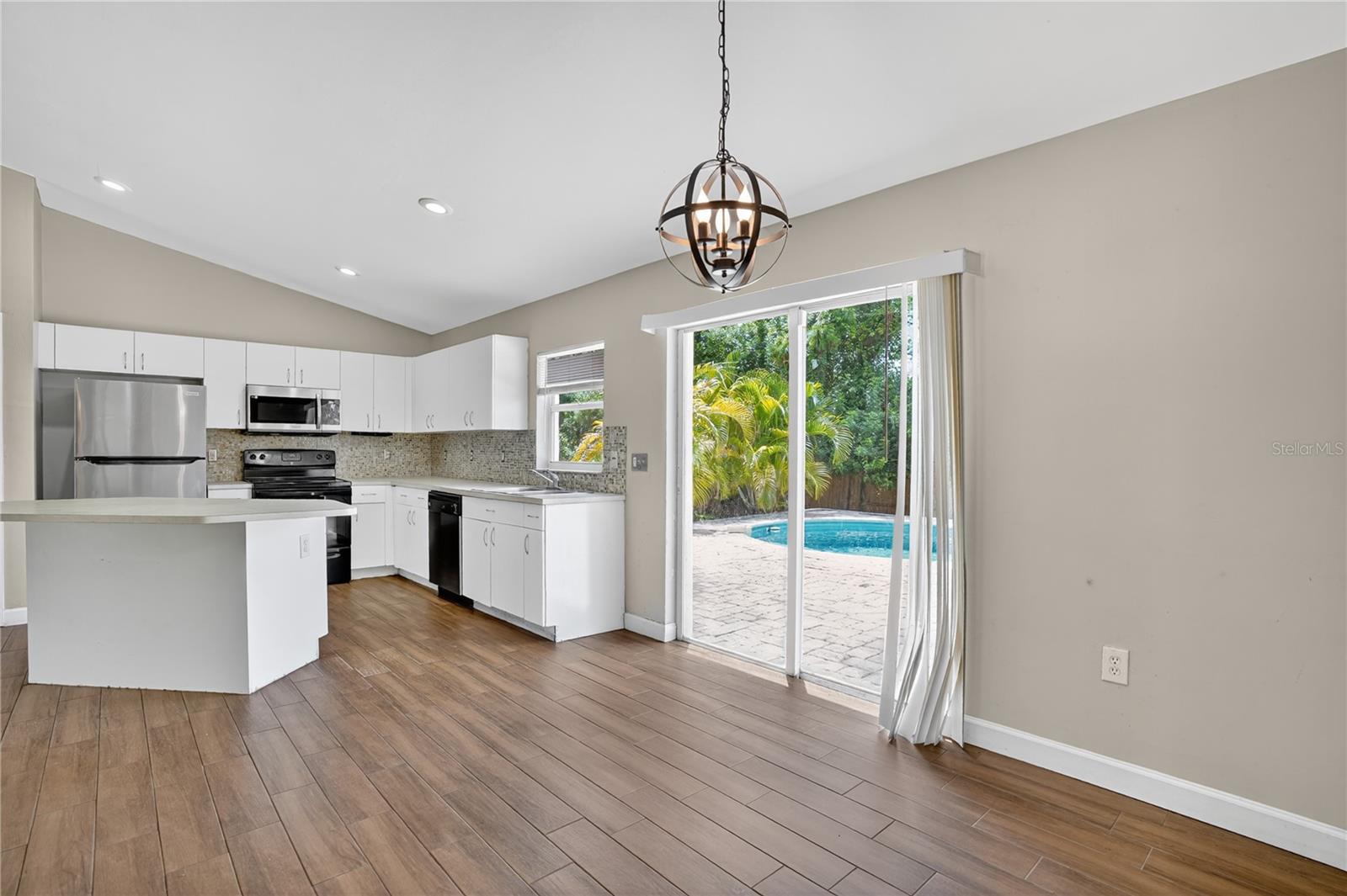 Image 13 of 30 For 8811 Buckingham Road
