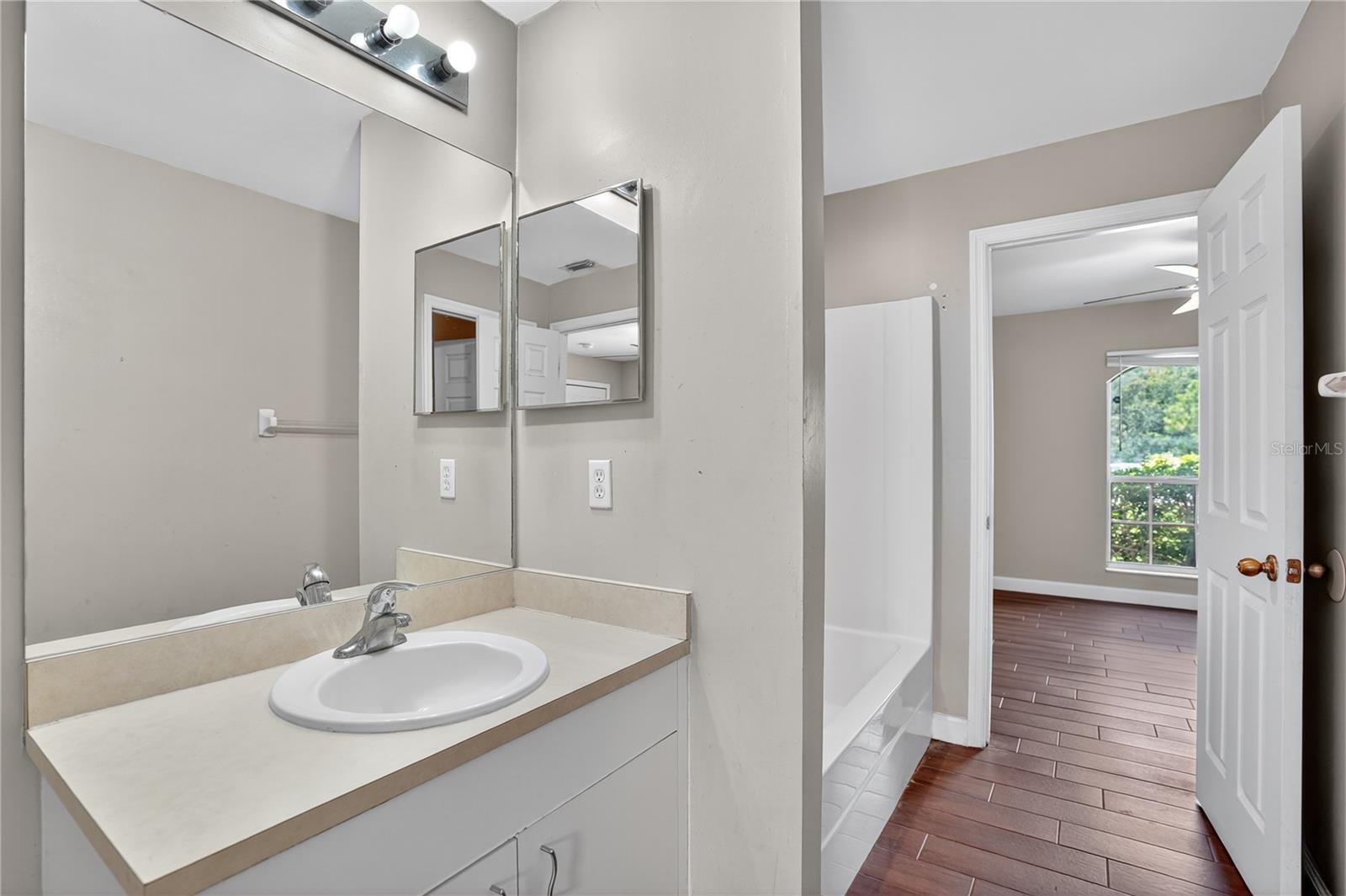 Image 20 of 30 For 8811 Buckingham Road