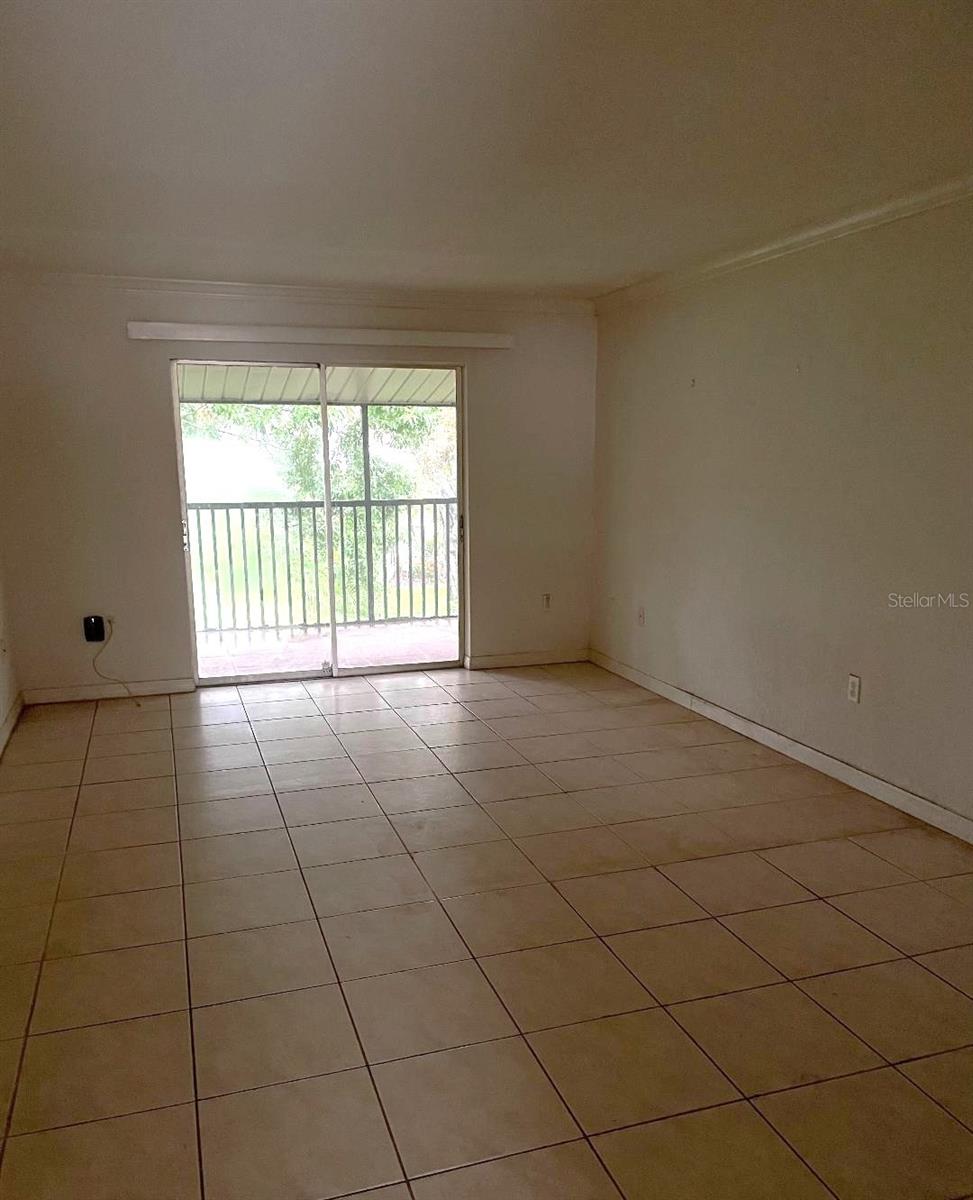 Image 6 of 8 For 900 La Costa Circle 6
