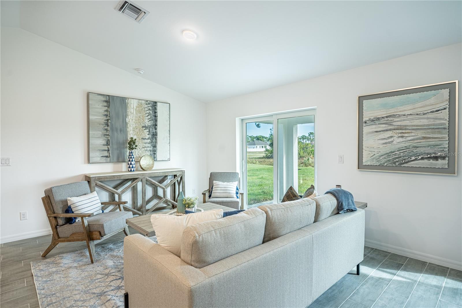 Image 4 of 9 For 23307 Rountree Avenue