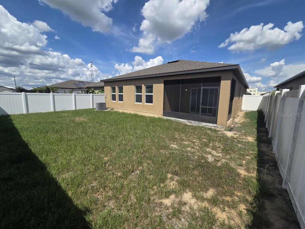 Image 6 of 6 For 1075 Aerides Way