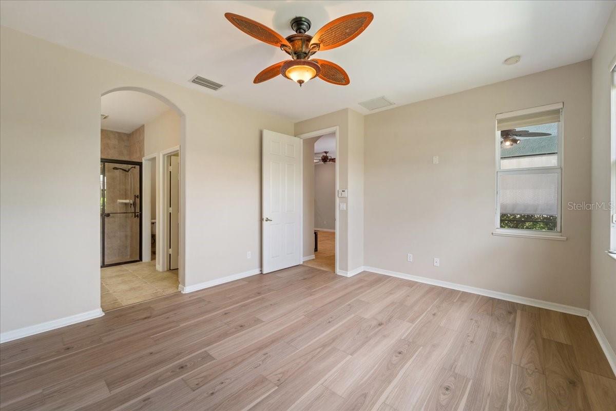 Image 16 of 39 For 10662 Camarelle Circle