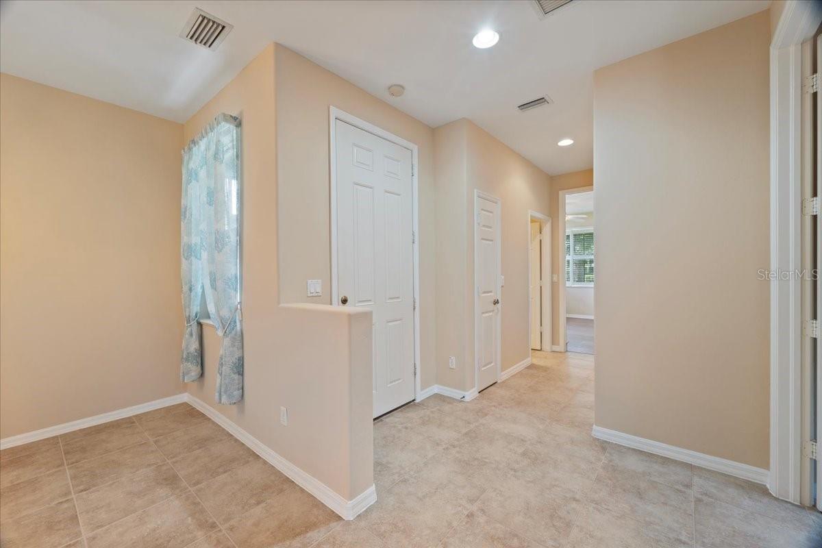 Image 5 of 39 For 10662 Camarelle Circle