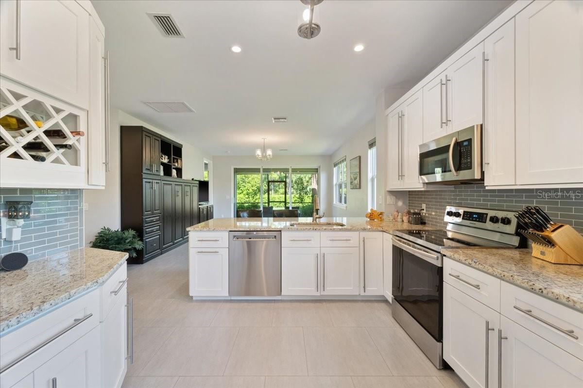 Image 13 of 40 For 10648 Camarelle Circle