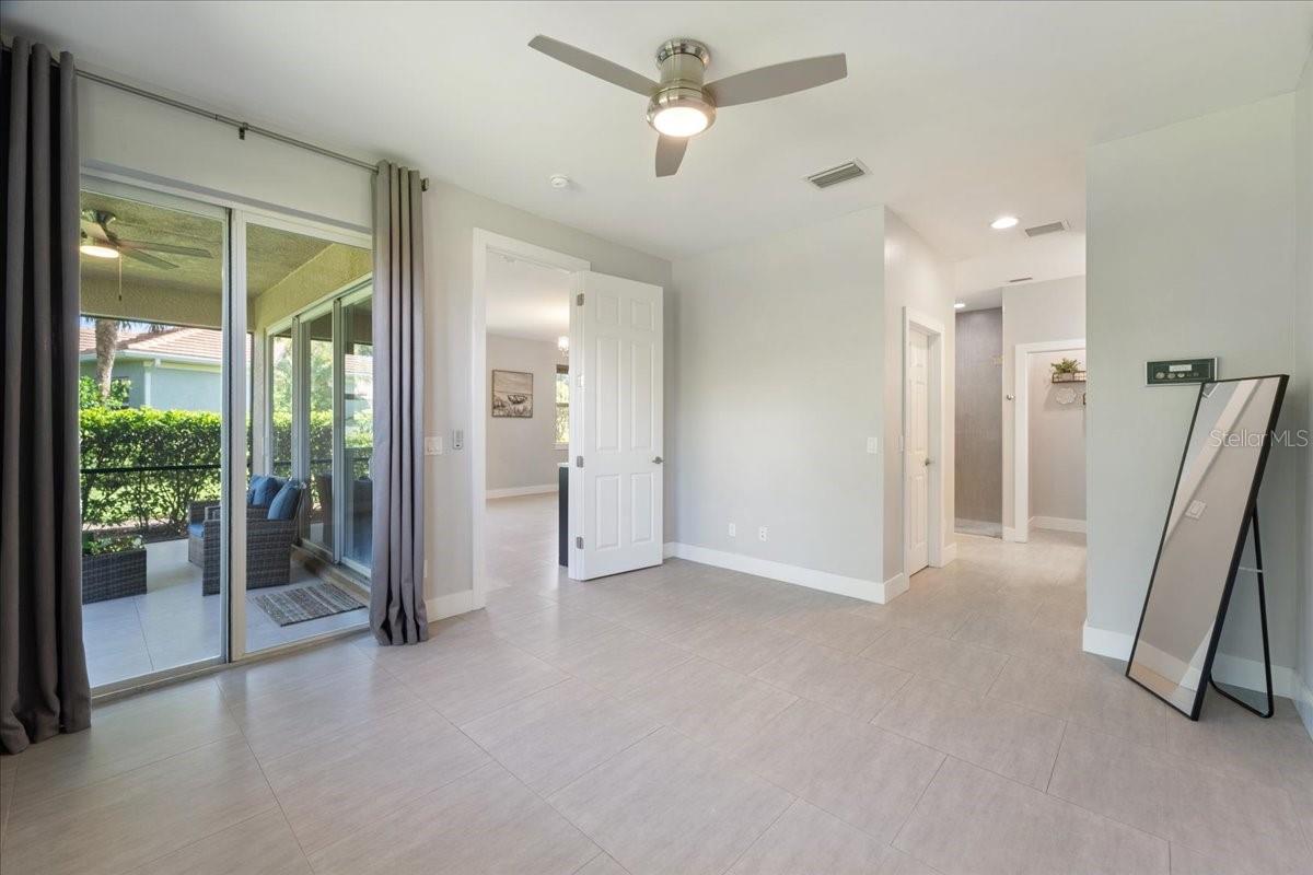 Image 16 of 40 For 10648 Camarelle Circle