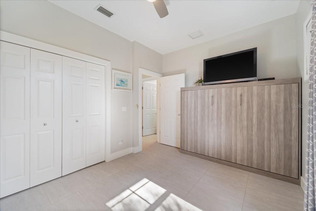 Image 19 of 40 For 10648 Camarelle Circle