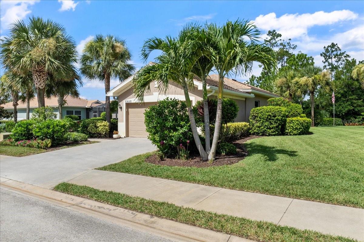Image 4 of 40 For 10648 Camarelle Circle