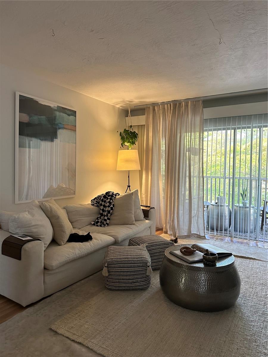 Image 2 of 10 For 3835 Almeria Avenue C3