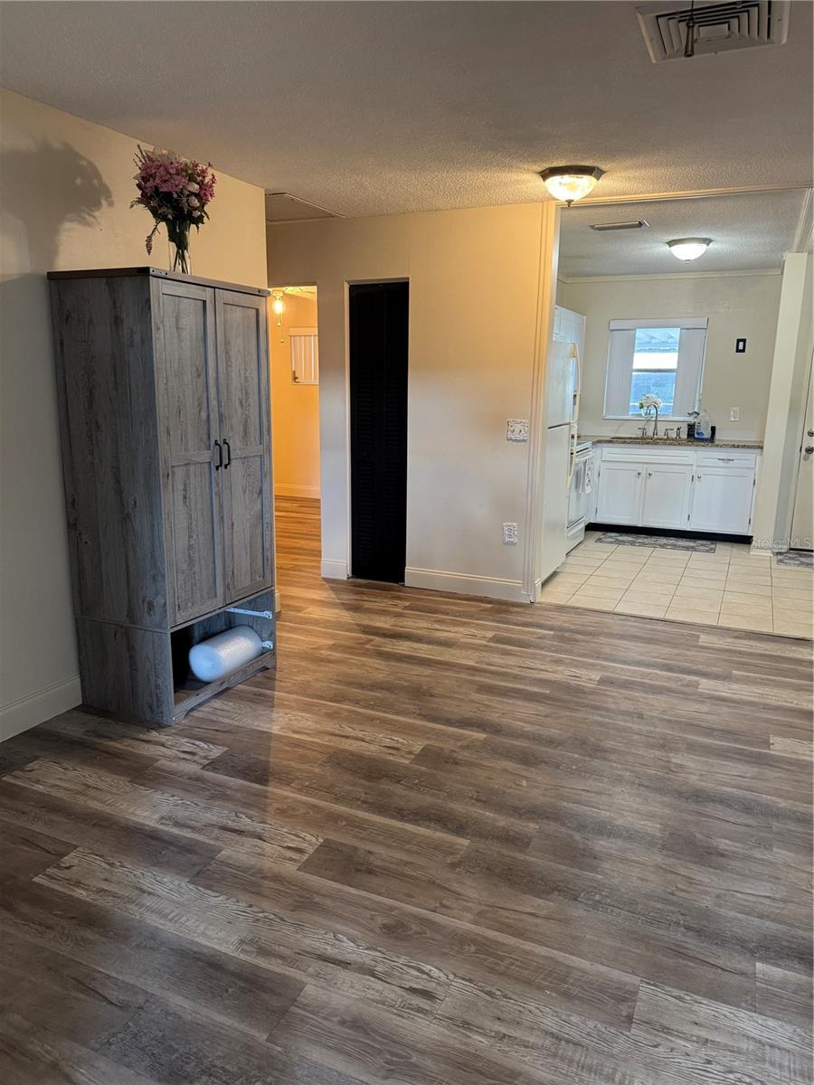 Image 10 of 25 For 6029 Arlene Way 6029