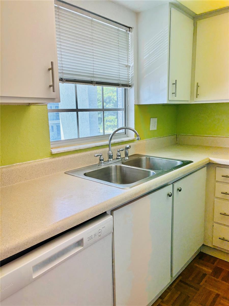 Image 16 of 19 For 205 46th Avenue Terrace W 427