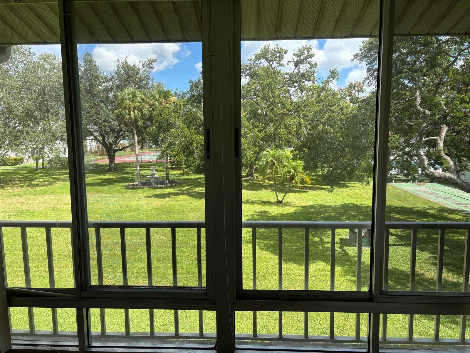 Image 5 of 19 For 205 46th Avenue Terrace W 427
