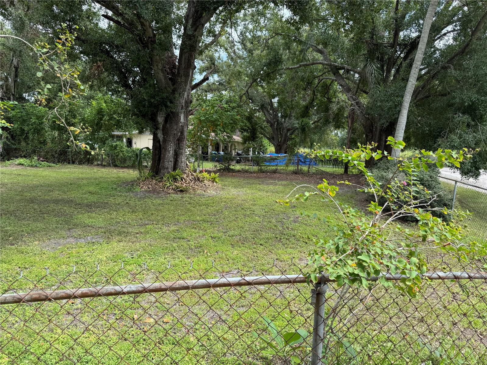 Image 4 of 6 For 808 46th Street Court E