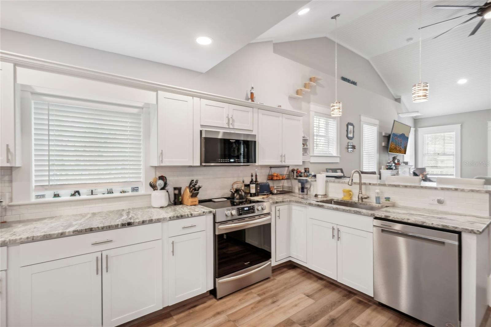 Image 12 of 42 For 721 Myrtle Avenue