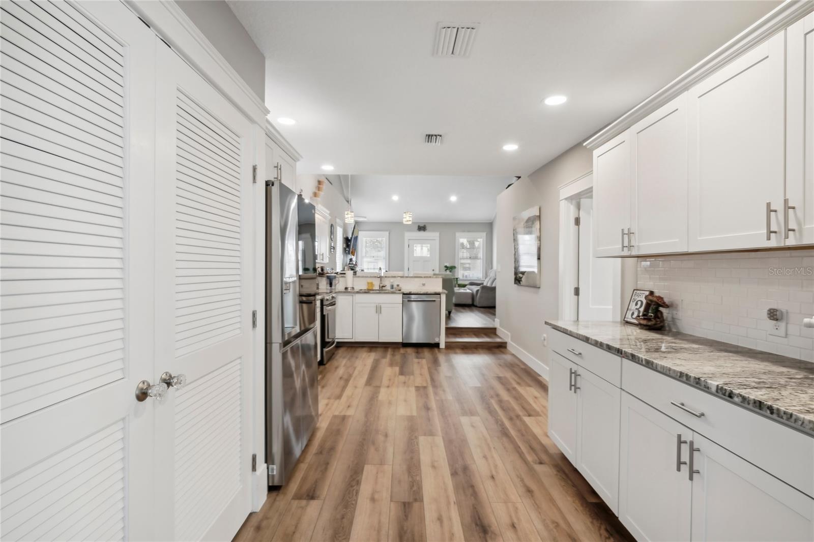 Image 13 of 42 For 721 Myrtle Avenue