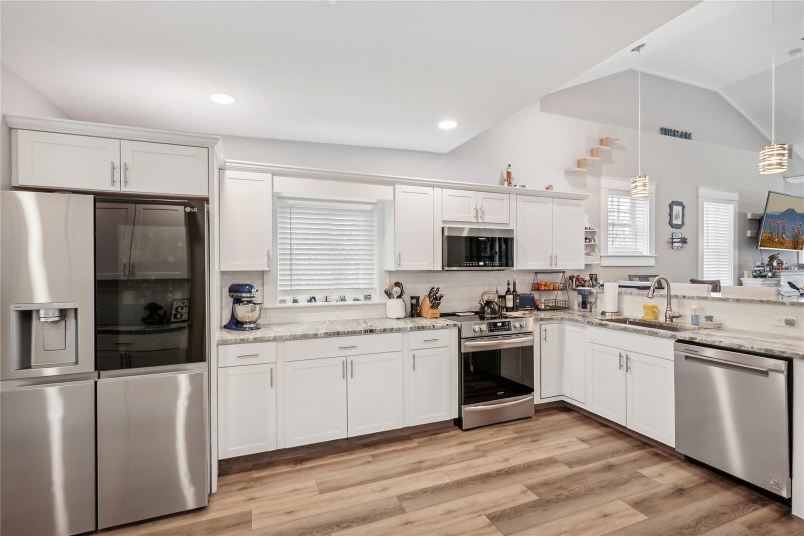 Image 6 of 42 For 721 Myrtle Avenue