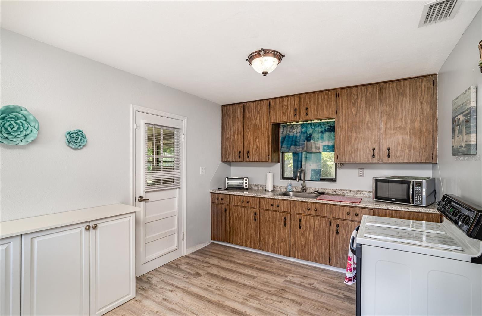 Image 4 of 19 For 1144 36th Street W