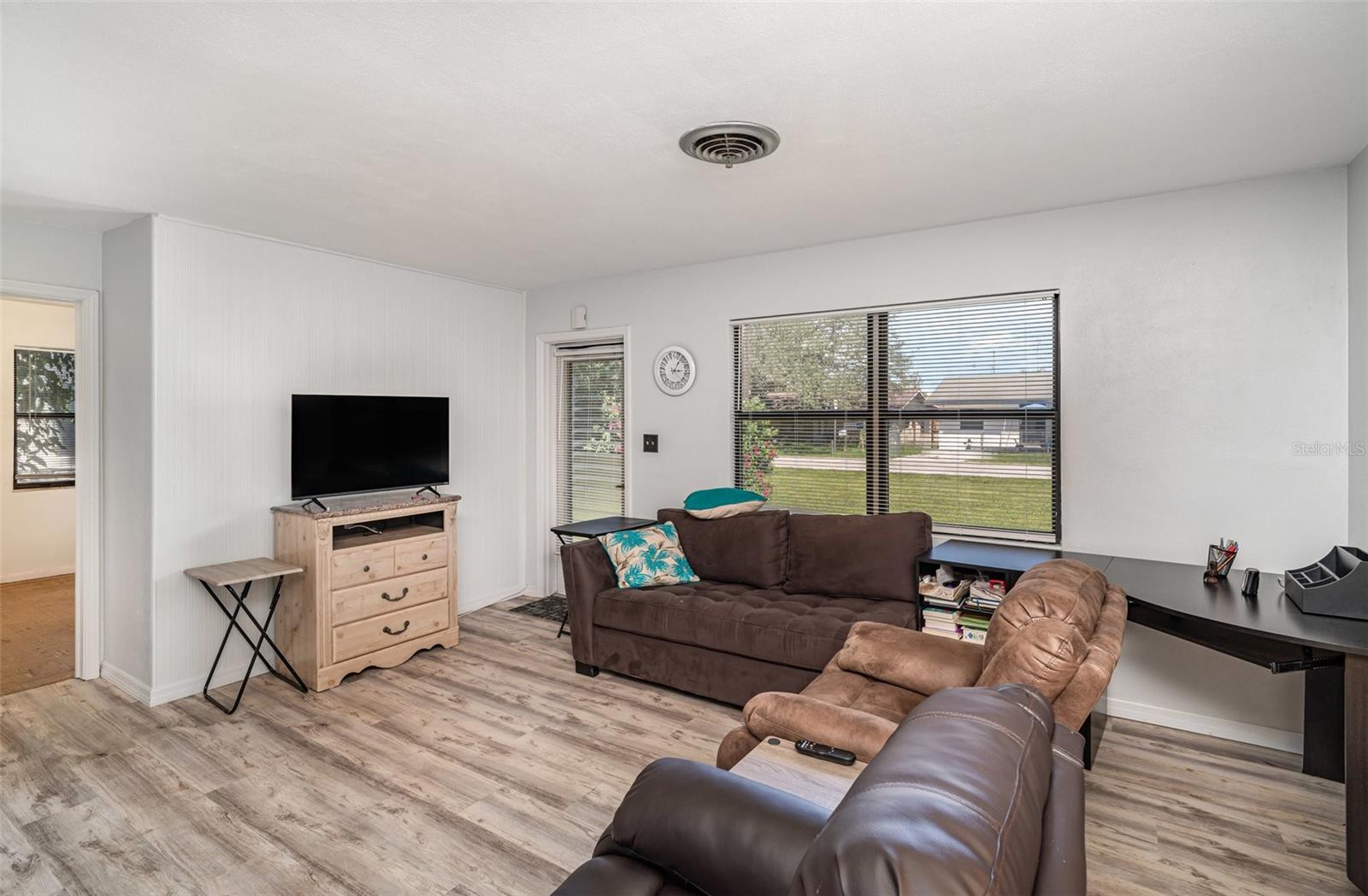 Image 6 of 19 For 1144 36th Street W