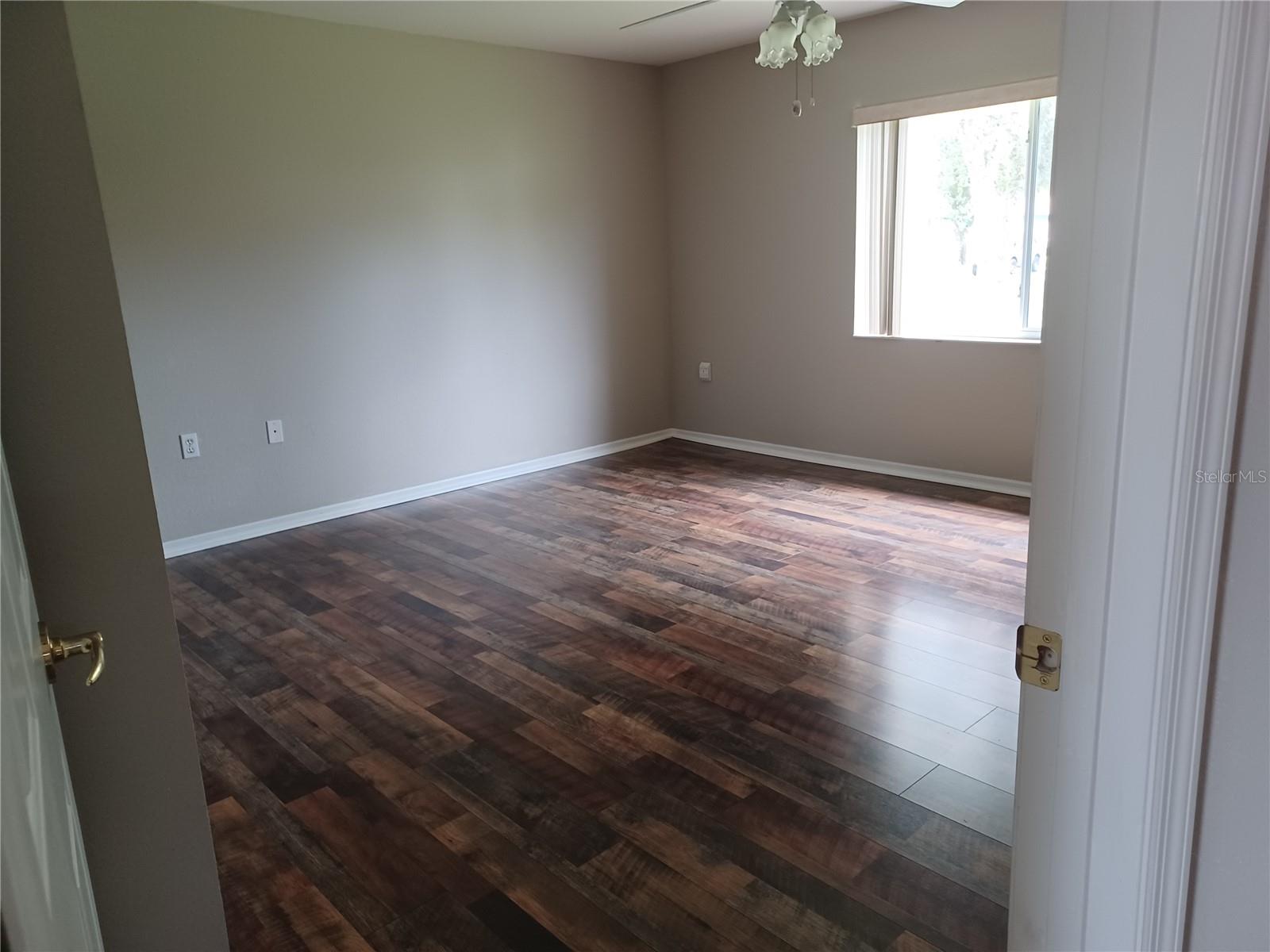 Image 11 of 28 For 11536 140th Loop