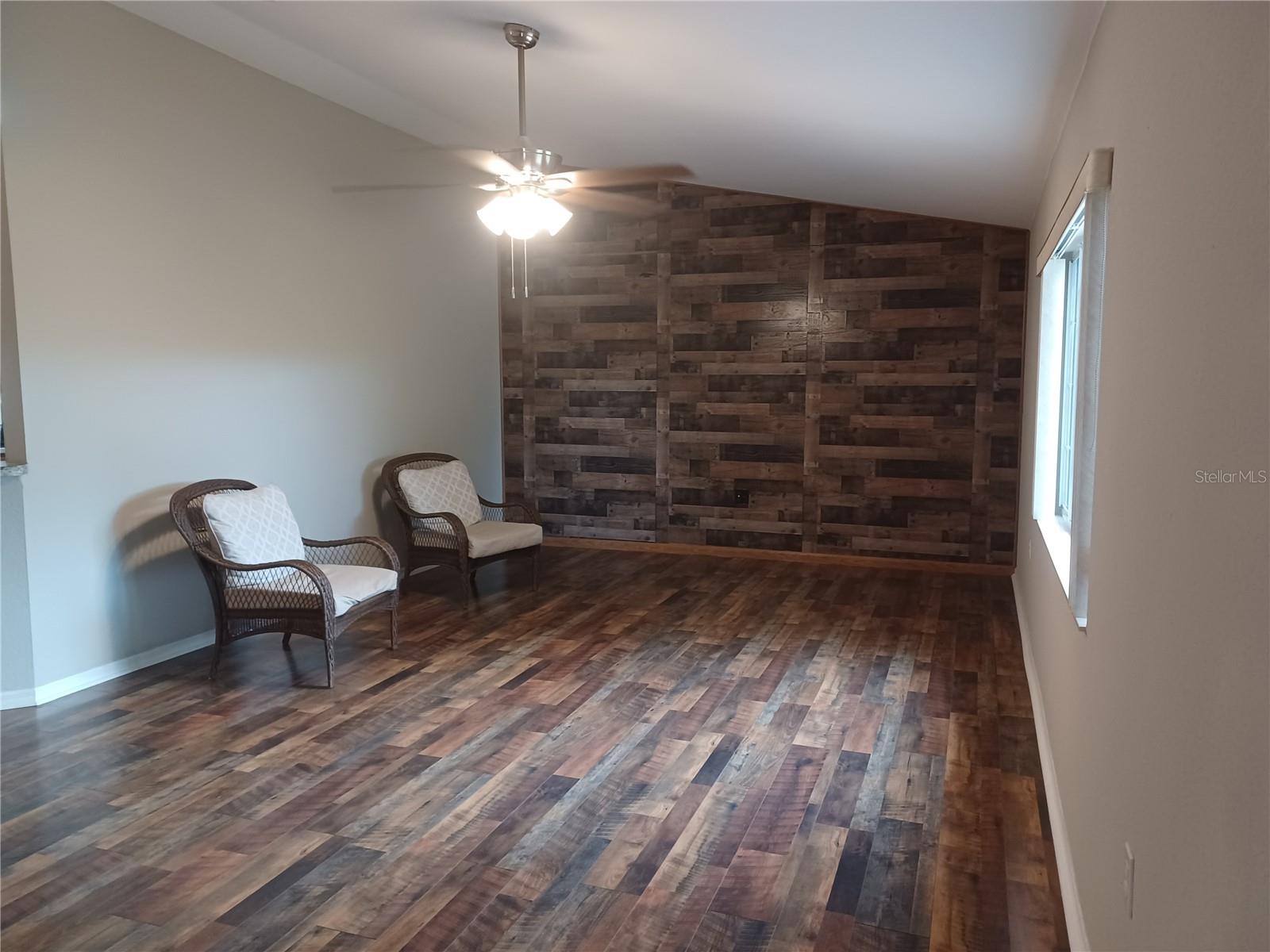 Image 3 of 28 For 11536 140th Loop