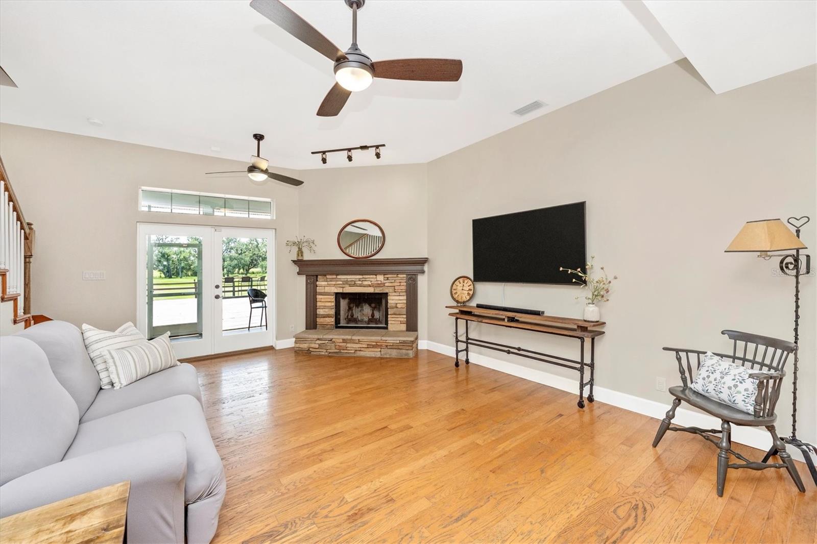 Image 10 of 82 For 1901 Joshua Drive