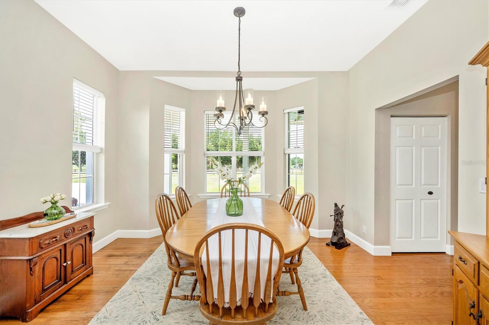 Image 16 of 82 For 1901 Joshua Drive