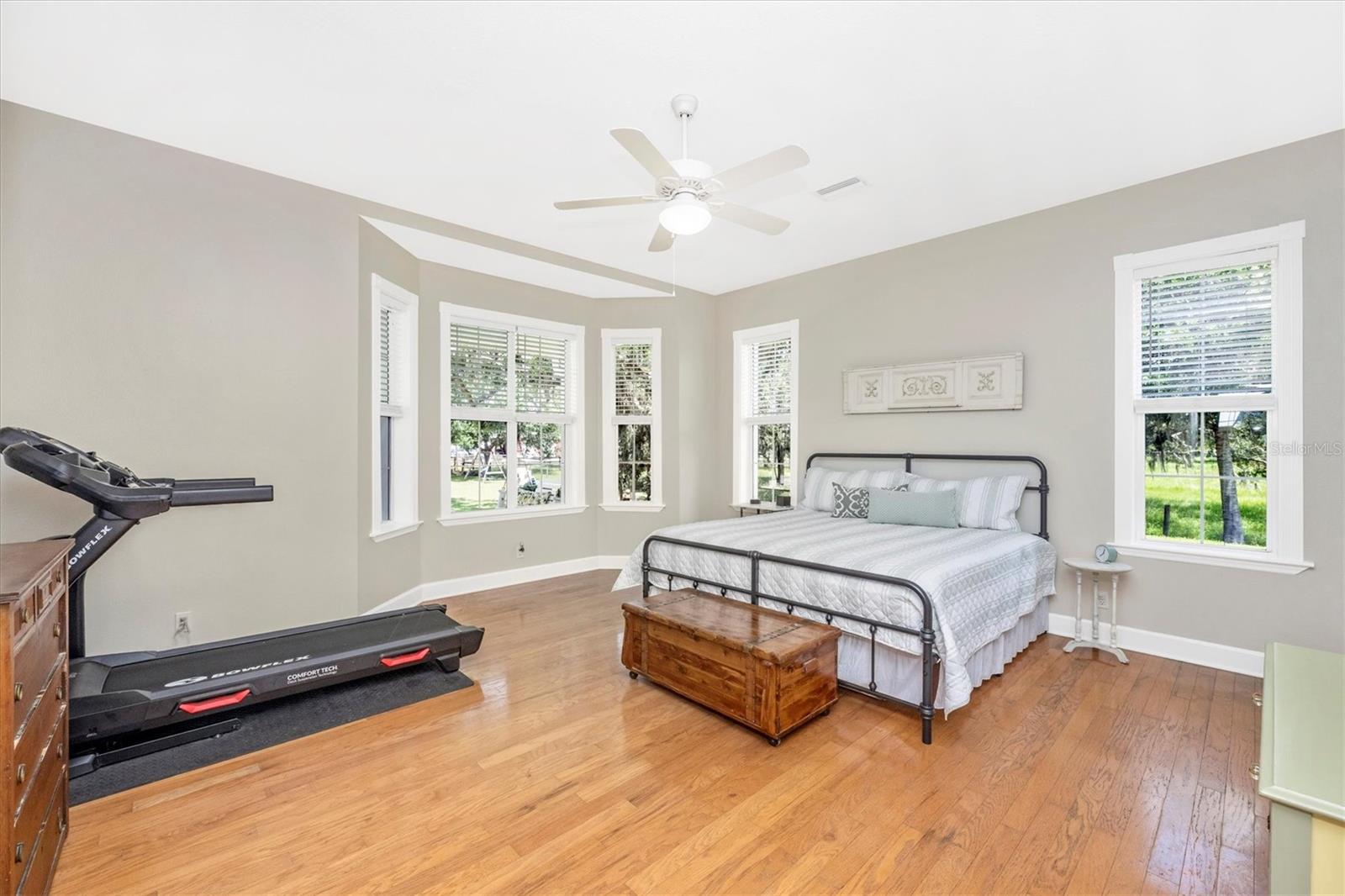 Image 31 of 82 For 1901 Joshua Drive