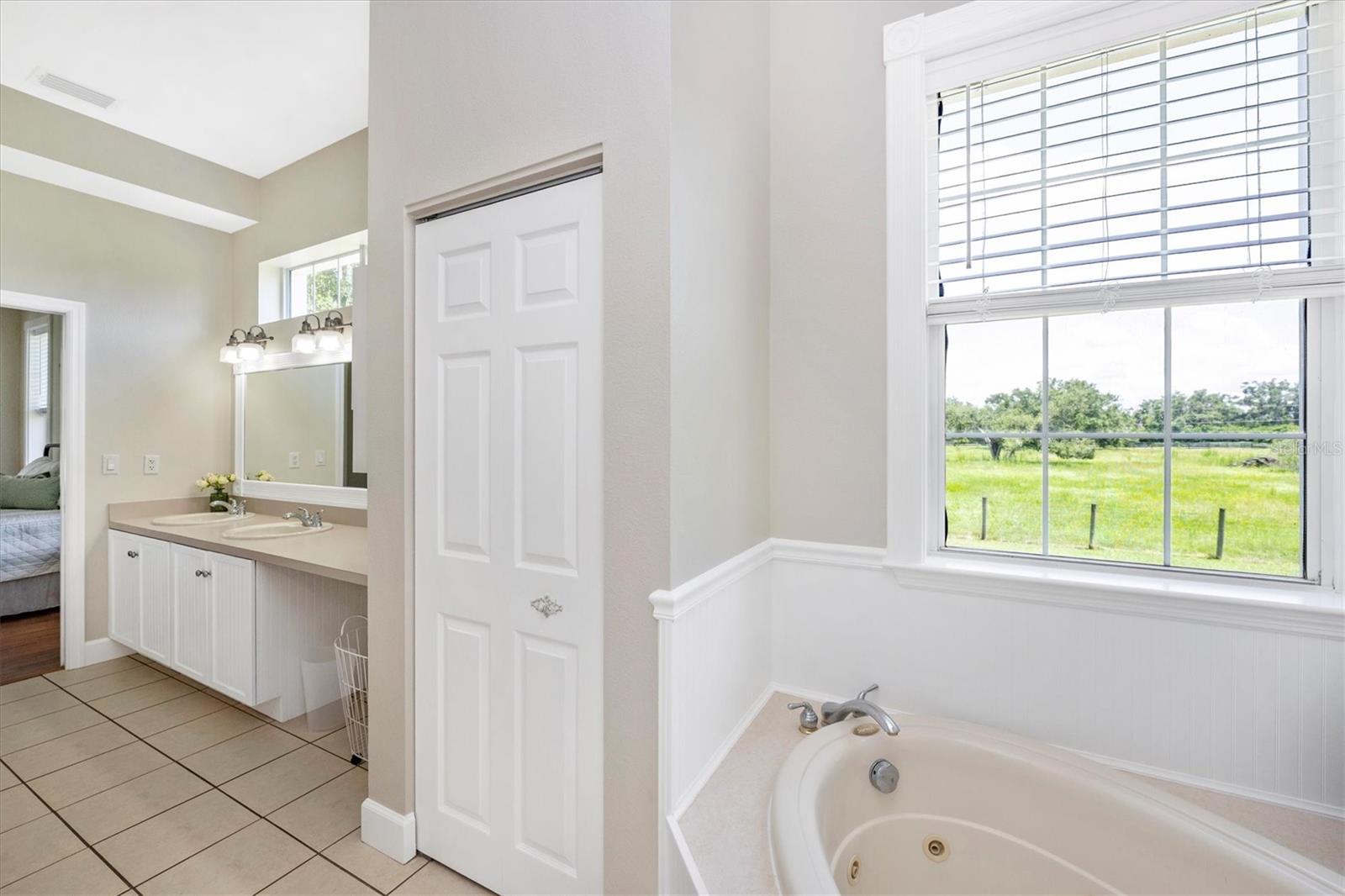 Image 37 of 82 For 1901 Joshua Drive