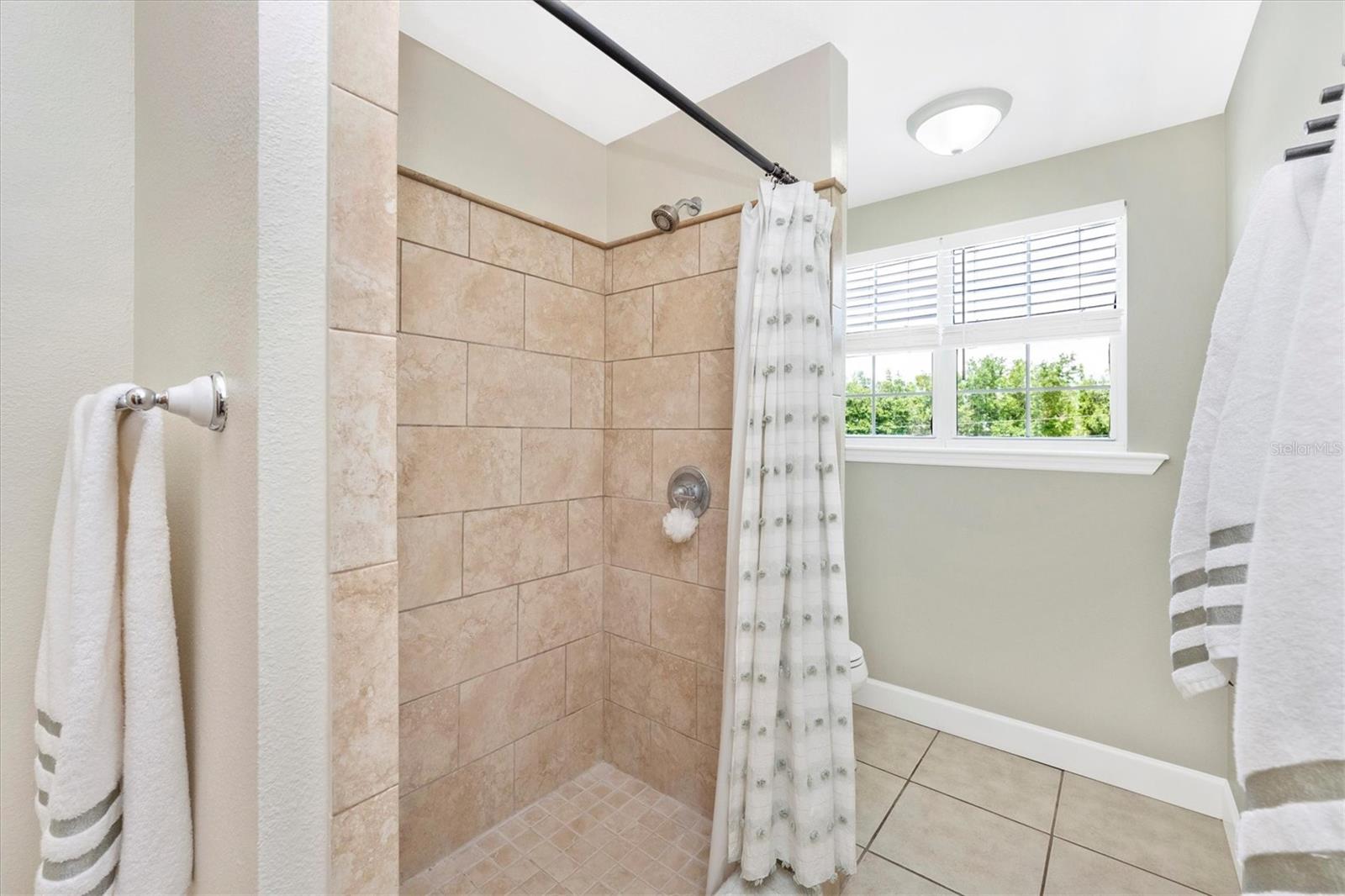 Image 47 of 82 For 1901 Joshua Drive