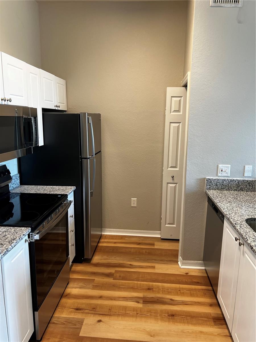 Image 11 of 41 For 5146 Northridge Road 310