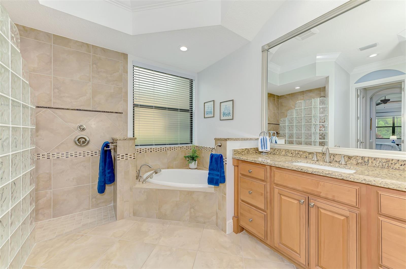 Image 45 of 100 For 14703 Secret Harbor Place