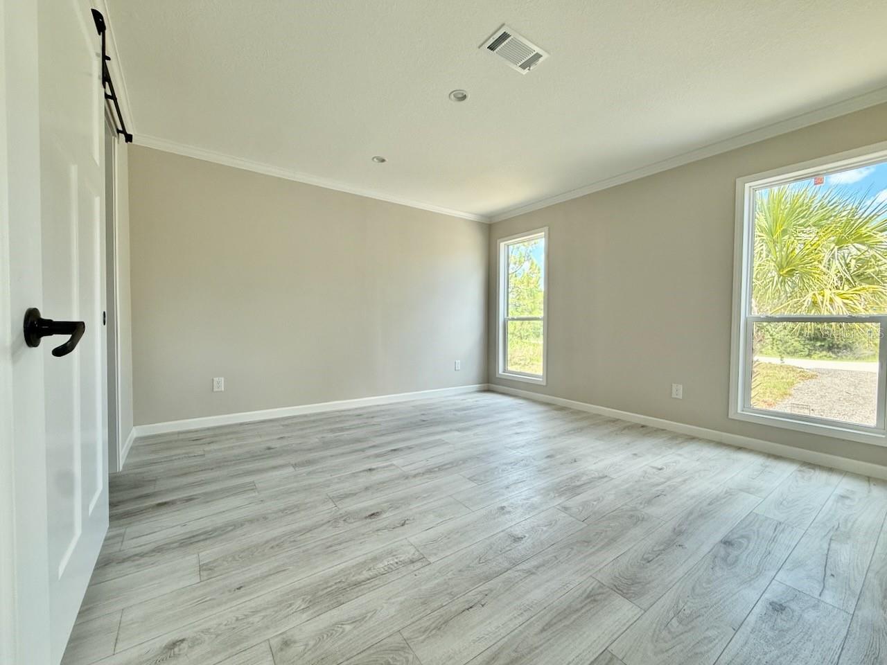 Image 19 of 49 For 7347 Acorn Boulevard