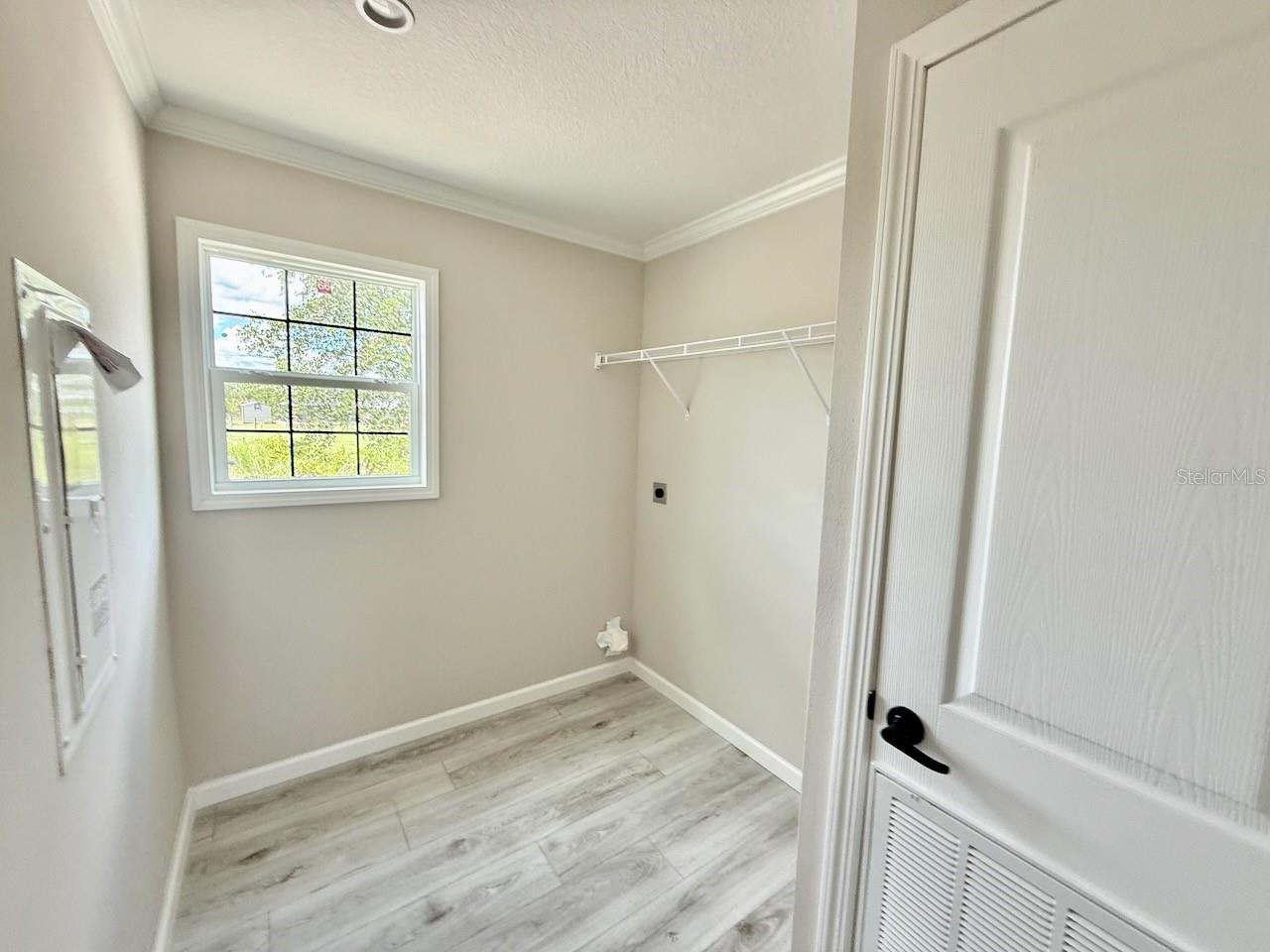 Image 37 of 49 For 7347 Acorn Boulevard