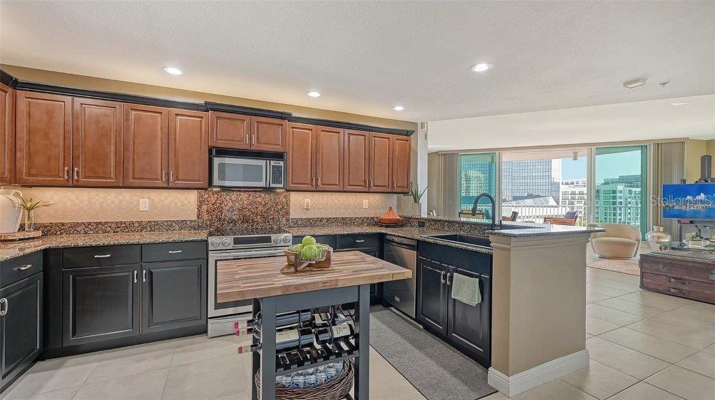 Image 4 of 28 For 1771 Ringling Boulevard 604