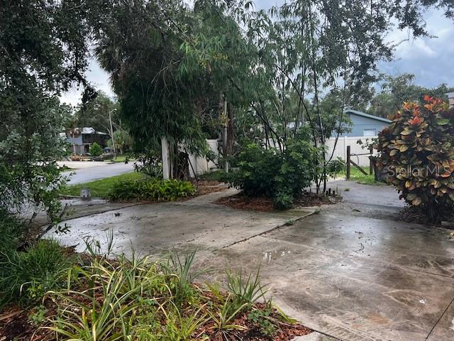 Image 10 of 13 For 602 Bonito Ave