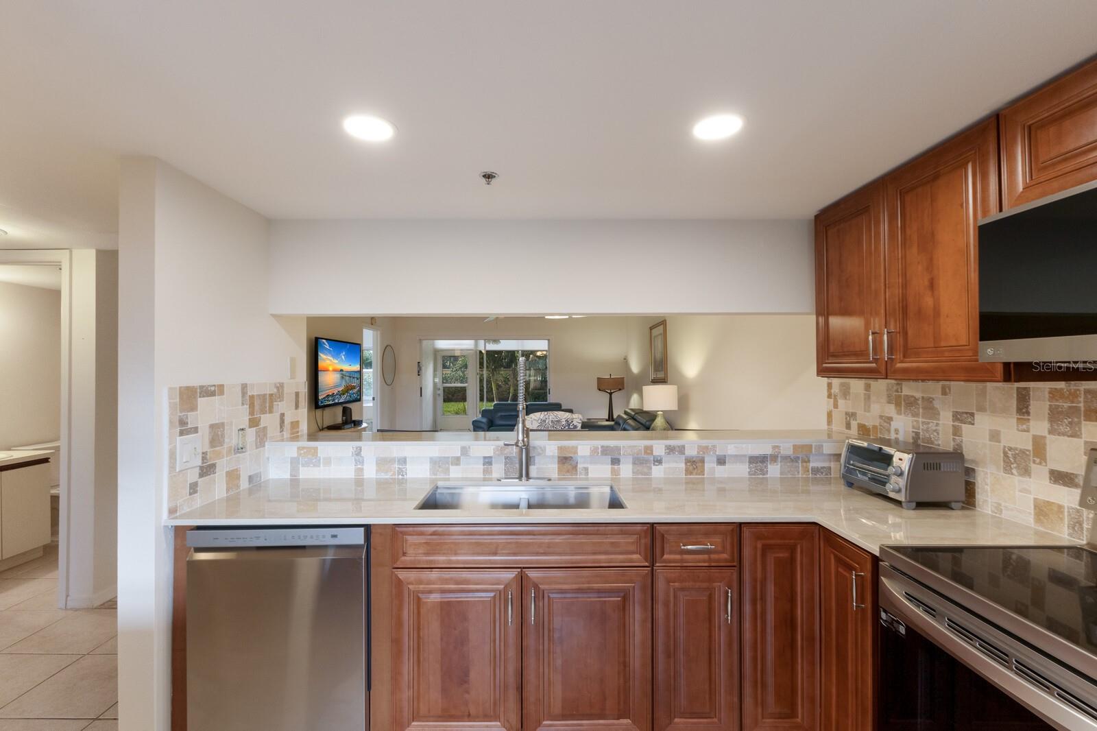 Image 10 of 47 For 7201 29th Avenue Dr W  102
