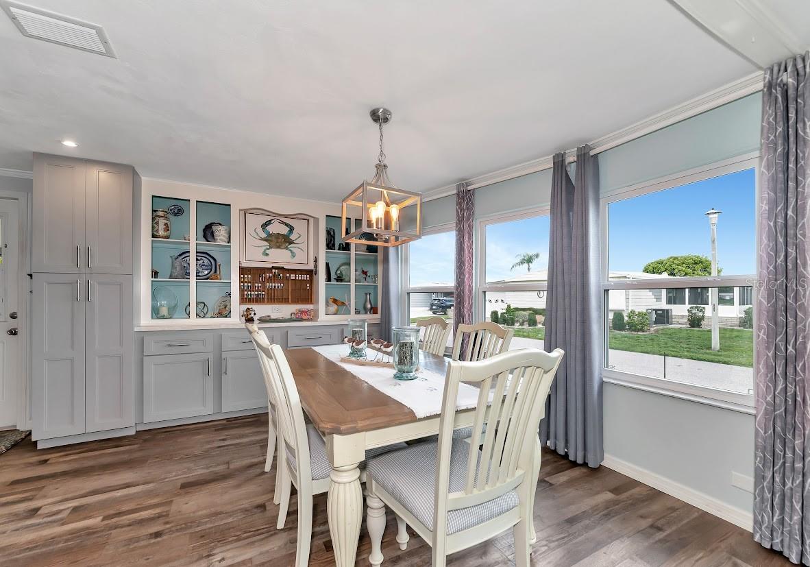 Image 16 of 74 For 75 King Arthur Drive