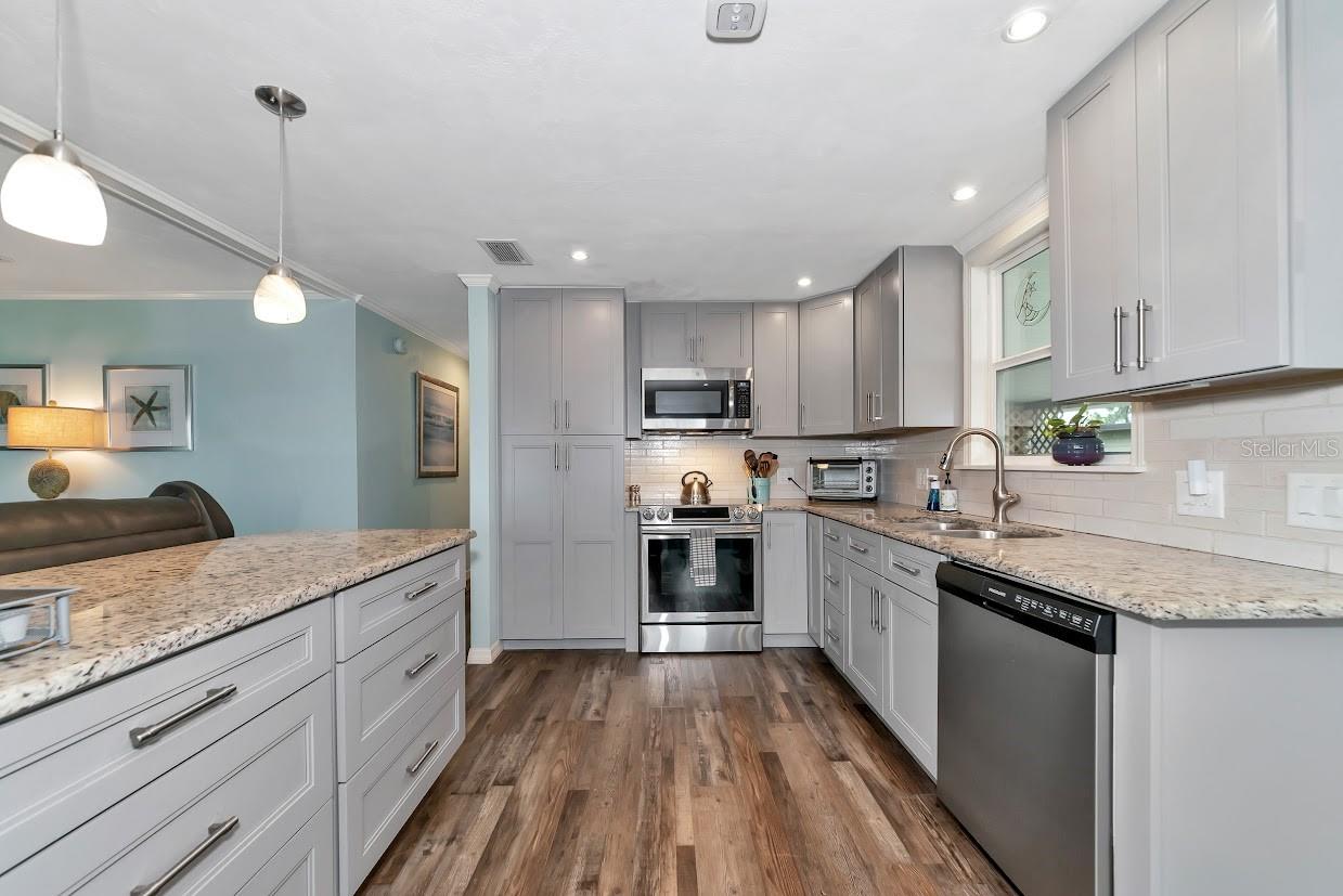 Image 27 of 74 For 75 King Arthur Drive