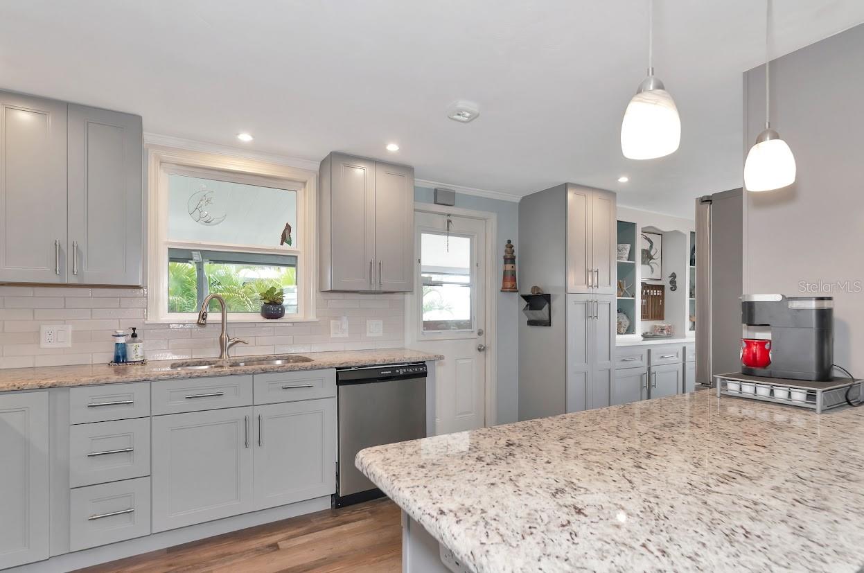 Image 28 of 74 For 75 King Arthur Drive