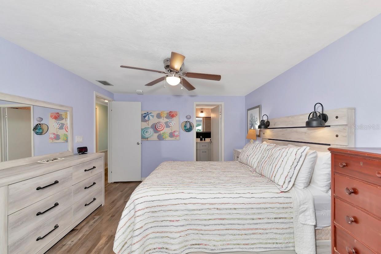 Image 39 of 74 For 75 King Arthur Drive