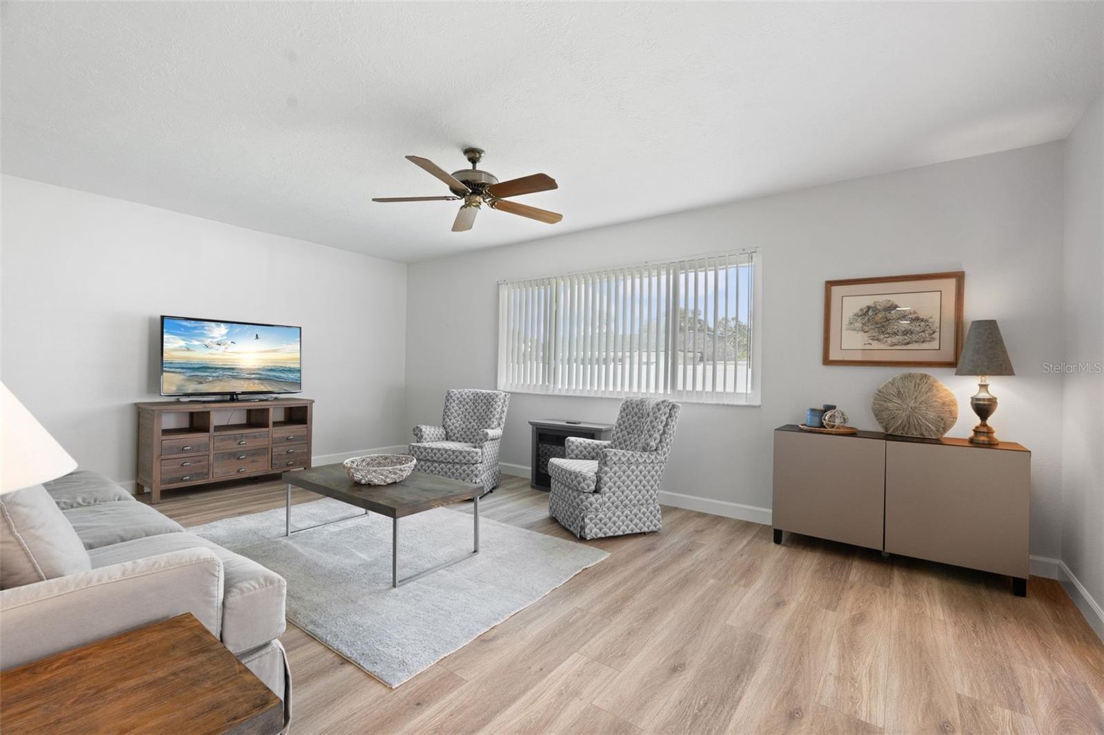 Image 16 of 42 For 3952 Ashwood Lane 37
