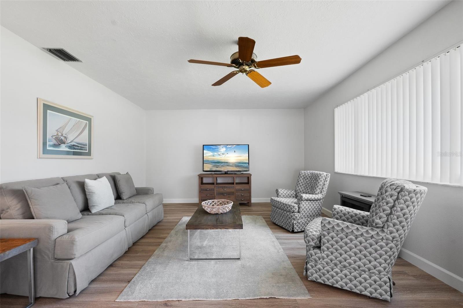 Image 17 of 42 For 3952 Ashwood Lane 37