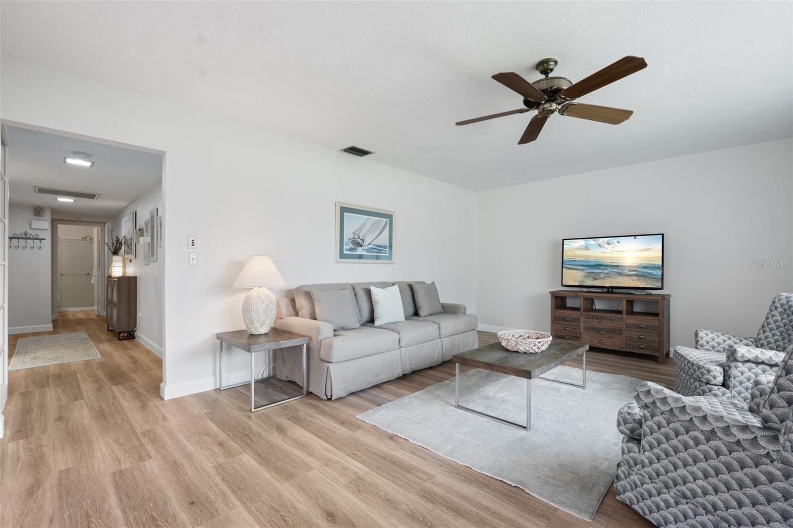 Image 18 of 42 For 3952 Ashwood Lane 37