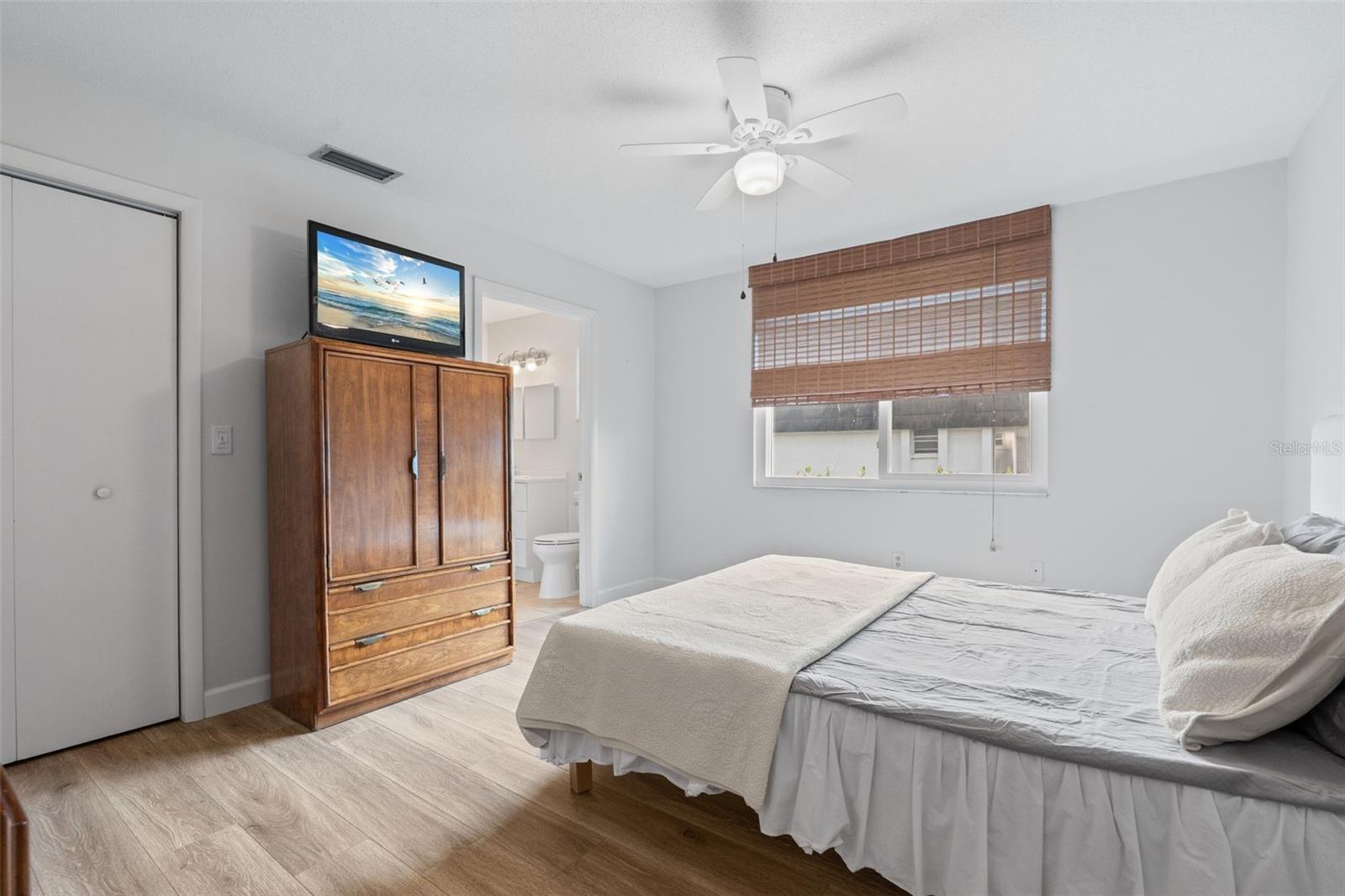 Image 19 of 42 For 3952 Ashwood Lane 37