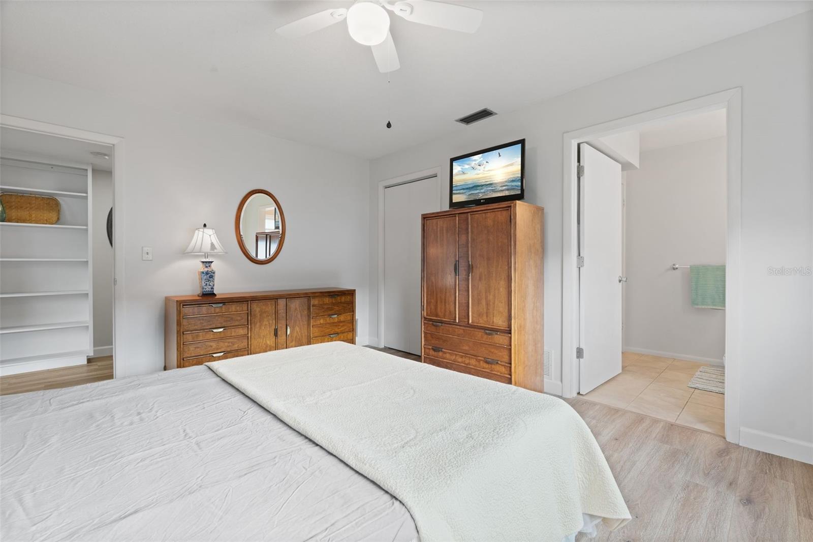 Image 20 of 42 For 3952 Ashwood Lane 37