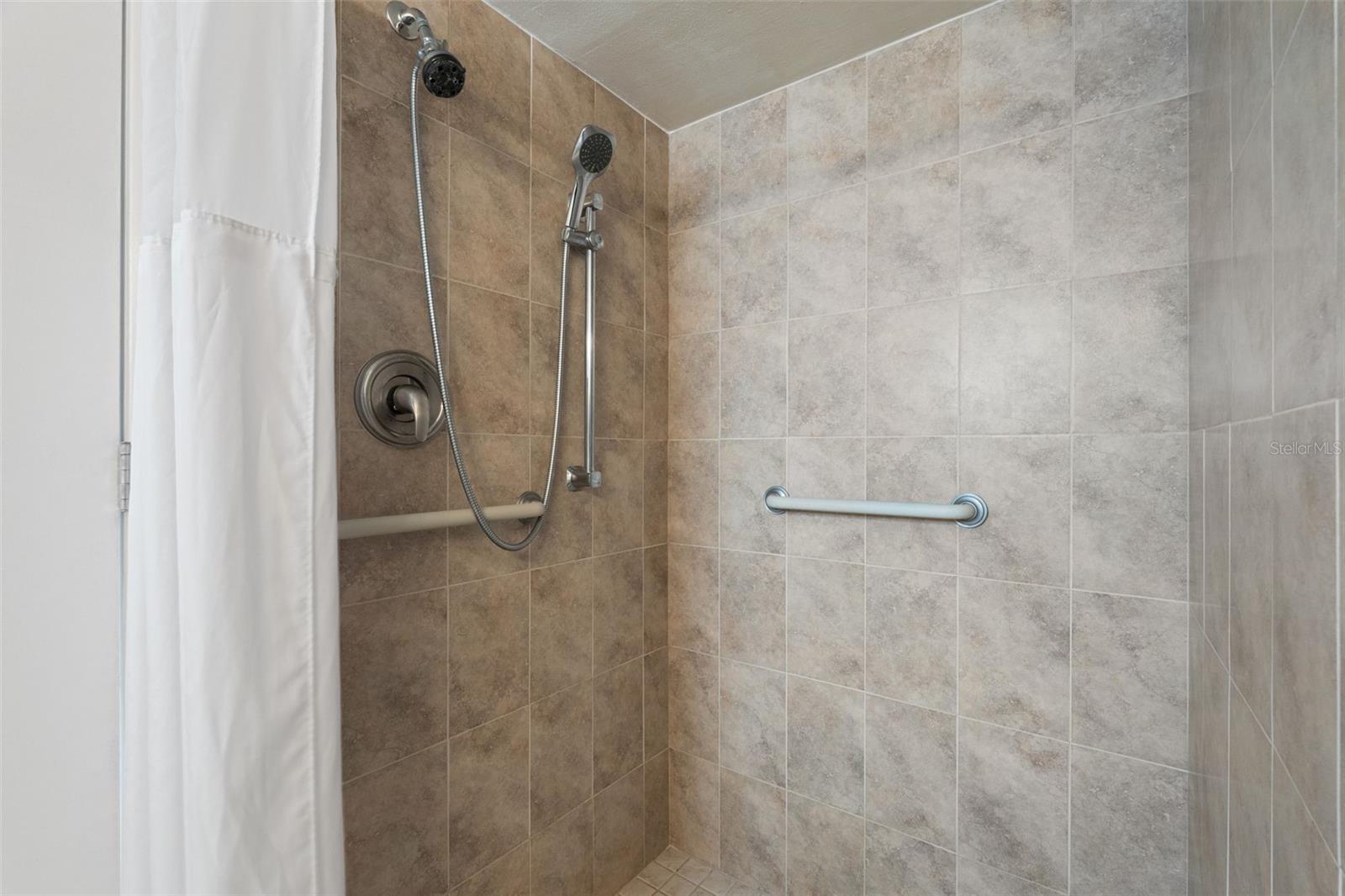 Image 22 of 42 For 3952 Ashwood Lane 37