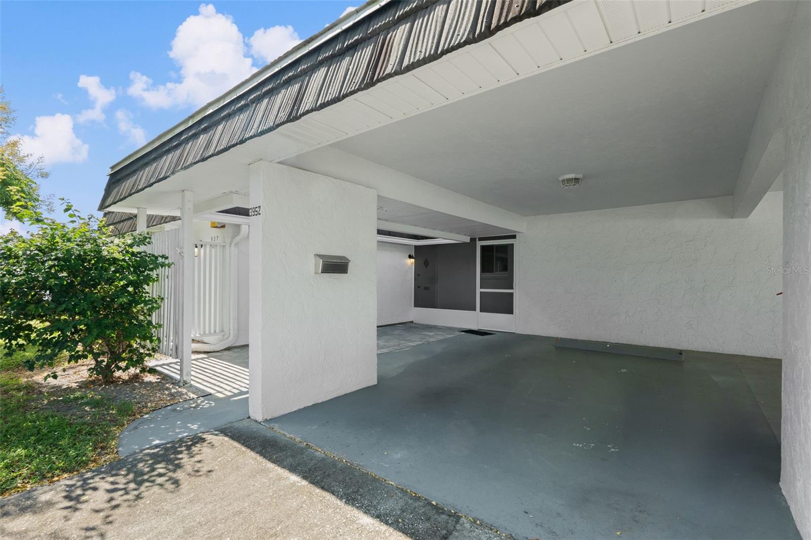 Image 4 of 42 For 3952 Ashwood Lane 37